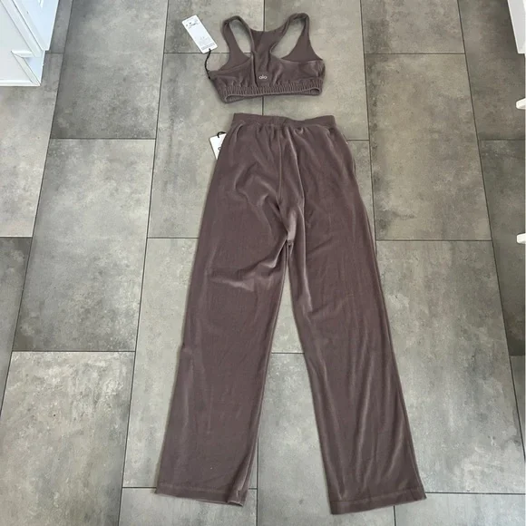 NEW Alo hot cocoa velour glimmer wide leg pant and scoop neck bra set XXS/XS - Picture 3 of 12